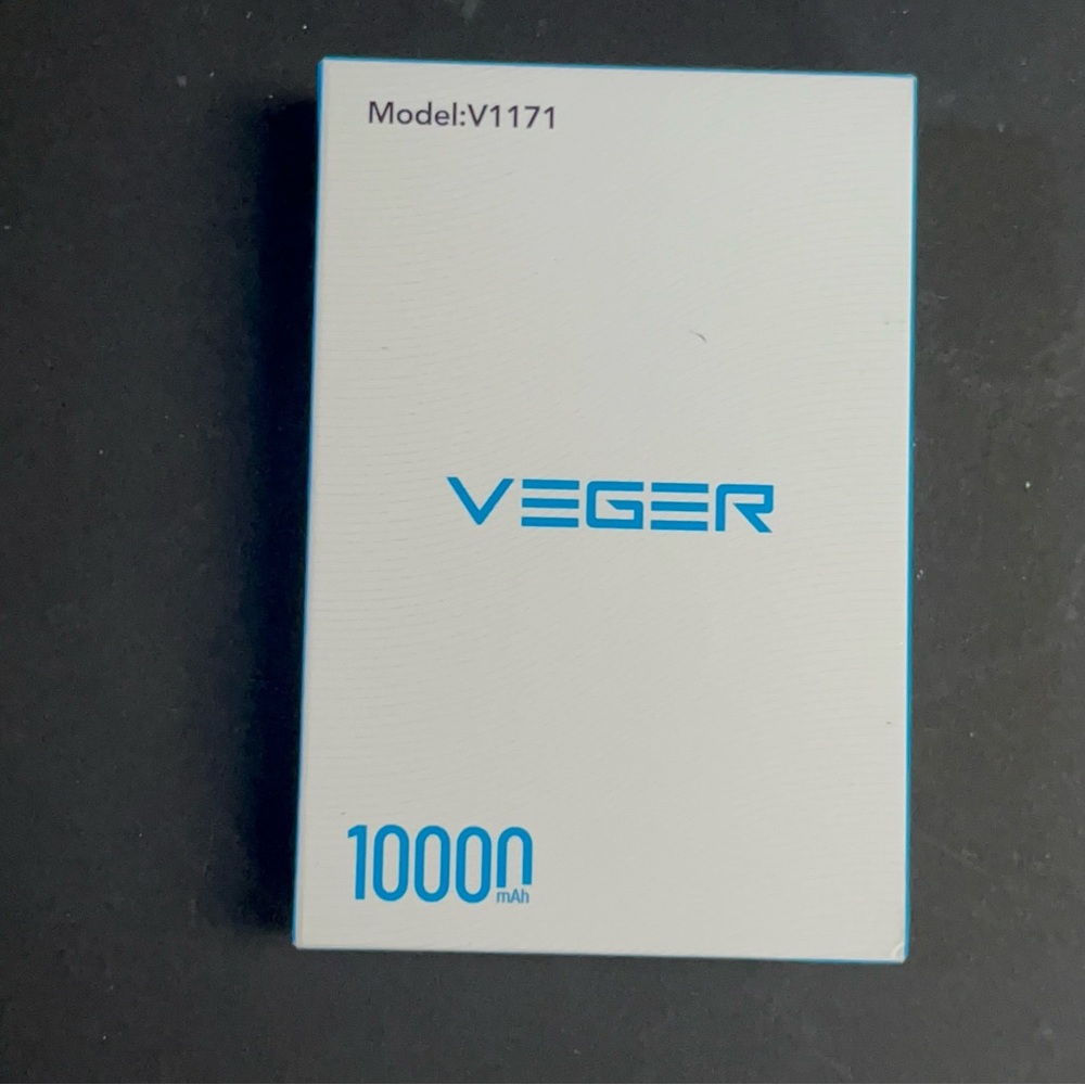 White Power Bank 10000mAh
Box 2
